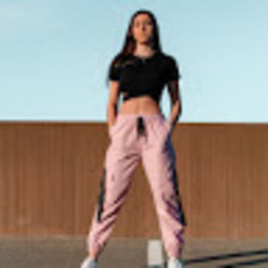 Meet your Posher, Ava